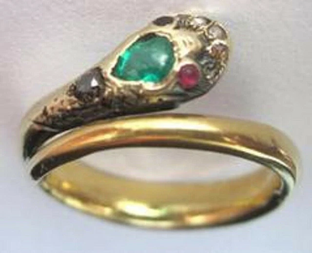 Кольцо вечности. Кольца монарха. Коронационное кольцо королевы виктории. Перстень суверена королевы. Коронационное кольцо англии монарха.