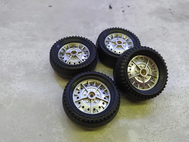Polistil SB 1/16 - Morgan Plus 8 Jaune Et Chrome, Miniature D'exposition