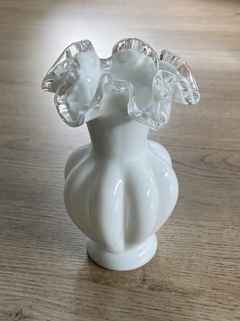 Vintage Fenton Melon Silver Crest White Milk Glass Ruffle Scallop Vase 6” Tall