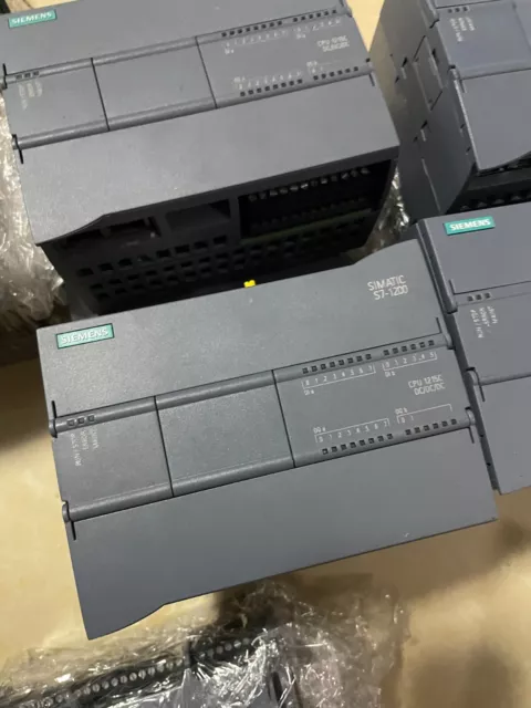 Siemens Simatic S7-1200, Cpu Dc/Dc/Dc 6Es7215-1Ag40-0Xb0 6Es7 215-1Ag40-0Xb0