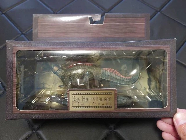 Ray Harryhausen - X-Plus - Ymir (on lab table) 20 Million miles to earth