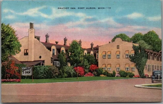 1940s PORT HURON, Michigan Postcard GRATIOT INN Hotel / Street View Kropp Linen