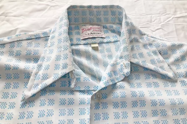 Vintage 1970 Arrow Disco Polyester Powder Blue Geometric button shirt medium