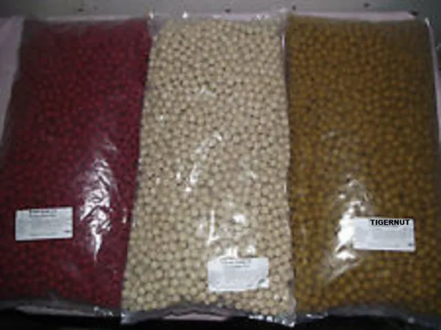 10kg Bulk 15mm Boilies, TIGERNUT, Strawberry & Coconut, Carp Bait *FREEPOST