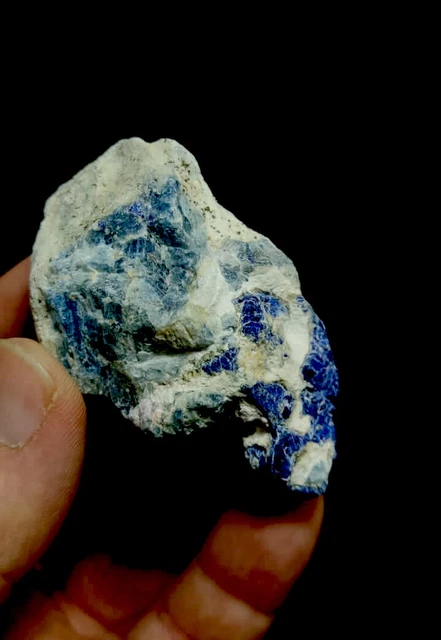 Partly Fluorescent Lazurite 84 Grams