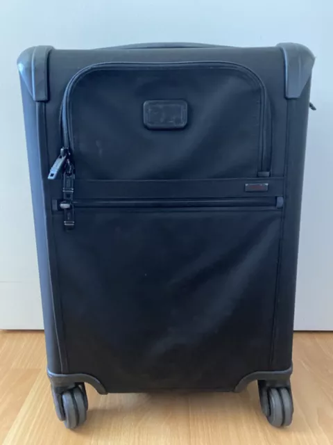 Tumi  Alpha 2 Continental Expandable 4 Wheeled Carry-On Luggage Spinner Black