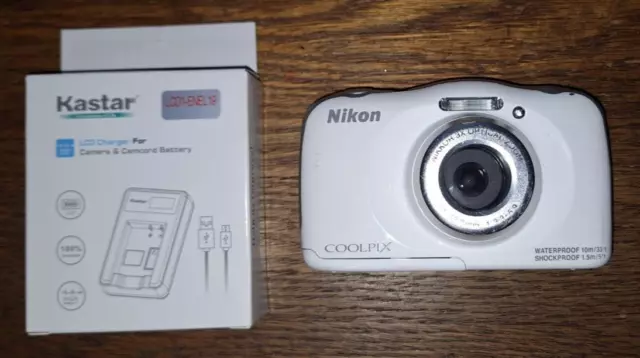 Nikon COOLPIX S33 Waterproof Digital Camera w/charger & 2GB card WORKS GREAT !