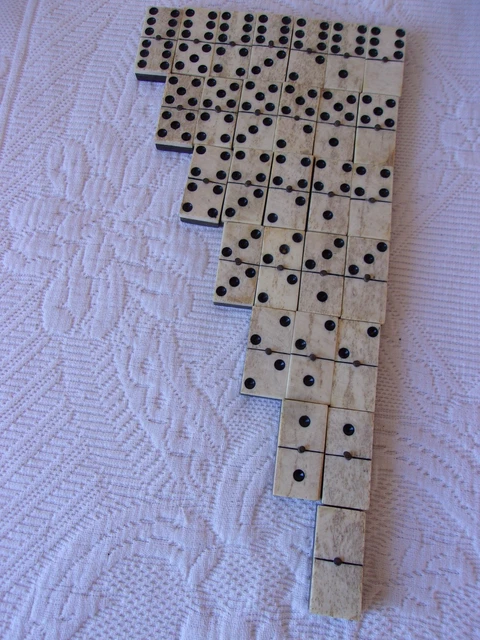 Jeu De Dominos Malgache Artisanal En Corne De Zébu Et Palissandre - Fait Main, Neuf