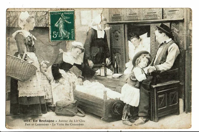 CPA - Carte Postale-France En Bretagne autour du lit clos au début 1900   VM5543