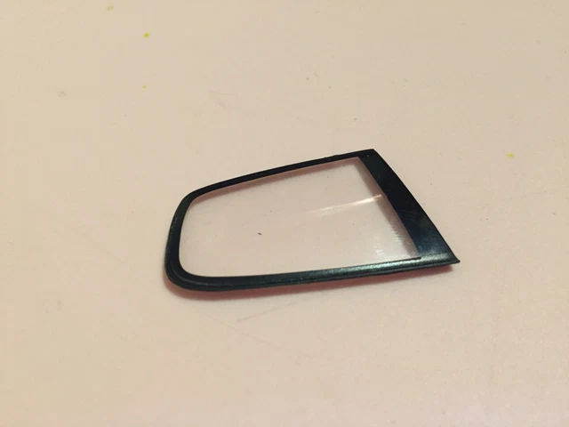 Vitre Arrière Droite Miniature Pour Renault Megane Sword – Modèle Norev 1/18 – Échelle 1/18 – Occasion