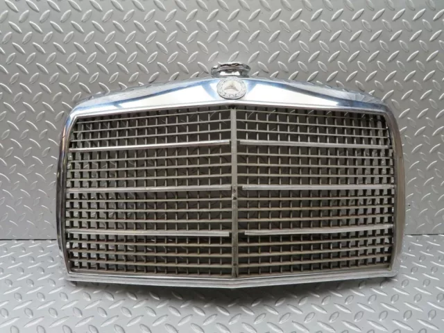 ?4580? Mercedes-Benz W114 280CE Coupe Bonnet Grill Chrome