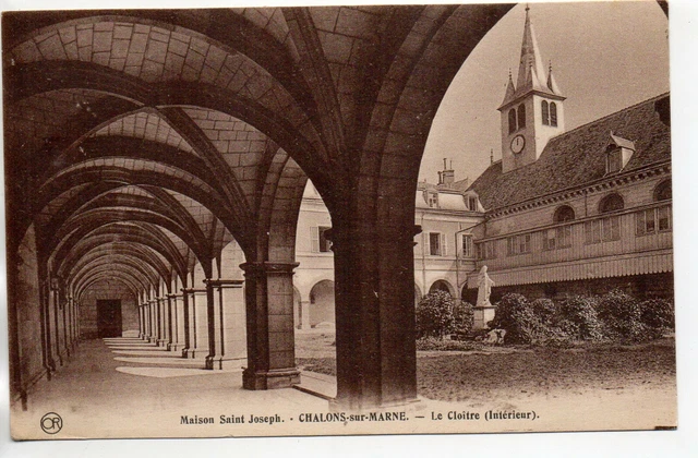 CHALONS SUR MARNE - Marne - CPA 51 - Enseignement - Maison St Joseph le cloitre