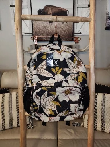 Volcom nwt big flower backpack