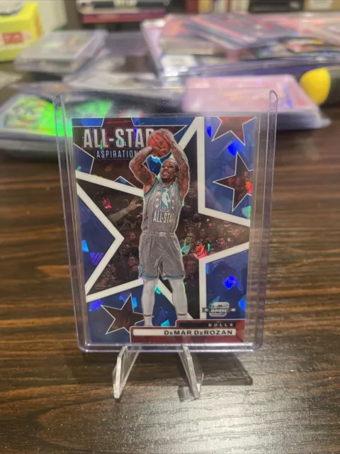 2021-22 Panini Contenders Optic Basketball DeMar DeRozan Blue Cracked Ice 44/75