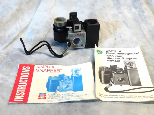 Vintage 1970’s Simplex Snapper 126 Cartridge Camera