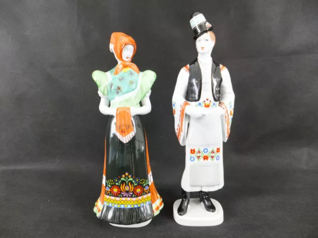 2 große Figuren HOLLOHAZA HUNGARY  MANN u. FRAU IN TRACHT  30 cm  TOP ZUSTAND