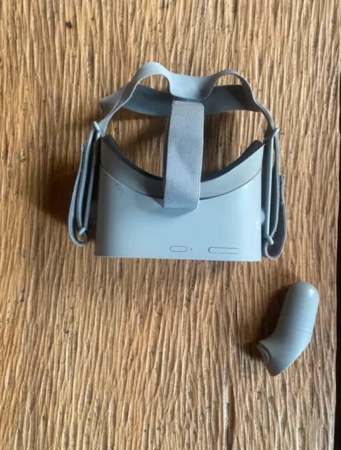 Casque réalité virtuelle autonome VR Oculus Go 32 go manette et Cable Bon État 2