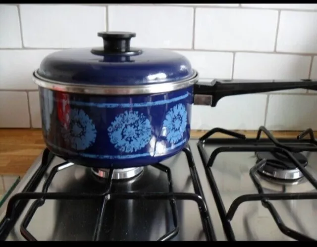Vintage 1970s Enamel Saucepan & Lid Blue Daisy Floral VGC Retro Kitchenalia/Pans