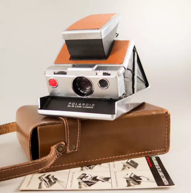 Polaroid SX-70 Silver Tan with Vintage leather case - WORKING TESTED