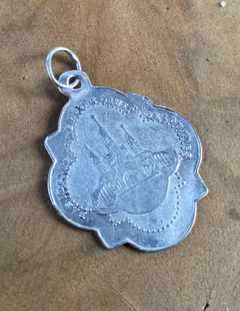 Medaille religieuse ancienne " Basilique Notre Dame De Lourdes " - argent massif