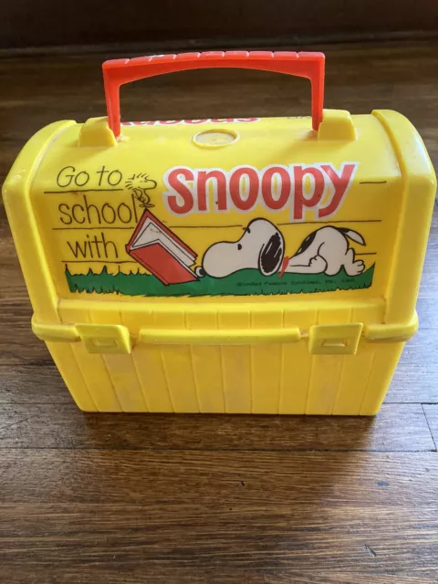vintage SNOOPY lunch box yellow no thermos Needs A Little Clean Up
