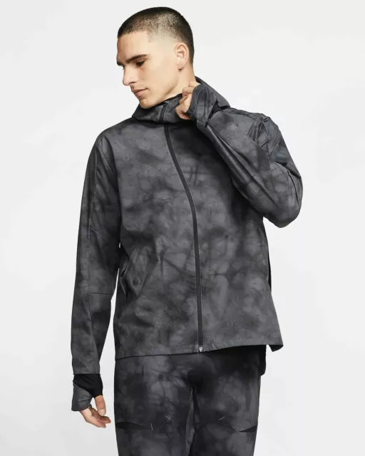 Nike shield on sale tech pack