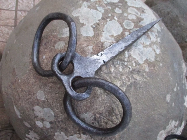 Antique Wrought Iron Strong Tethering Double Ring on Pin Game Hook Old Hardware 15