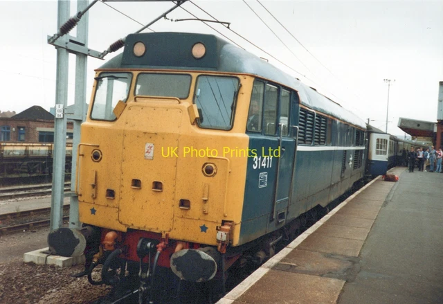 RAILWAY PHOTO 6X4 Class 31 31411 Passenger Train Peterborough c1986 £1. ...