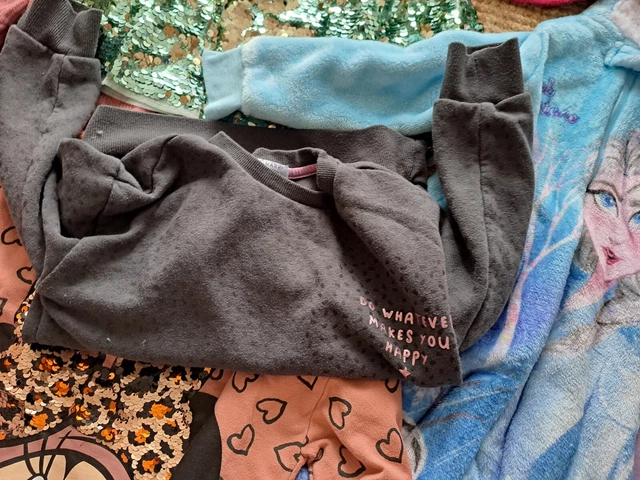 Huge BUNDLE of GIRLS CLOTHES age 5-6 years TSHIRTS leggings robe, jumpers 18