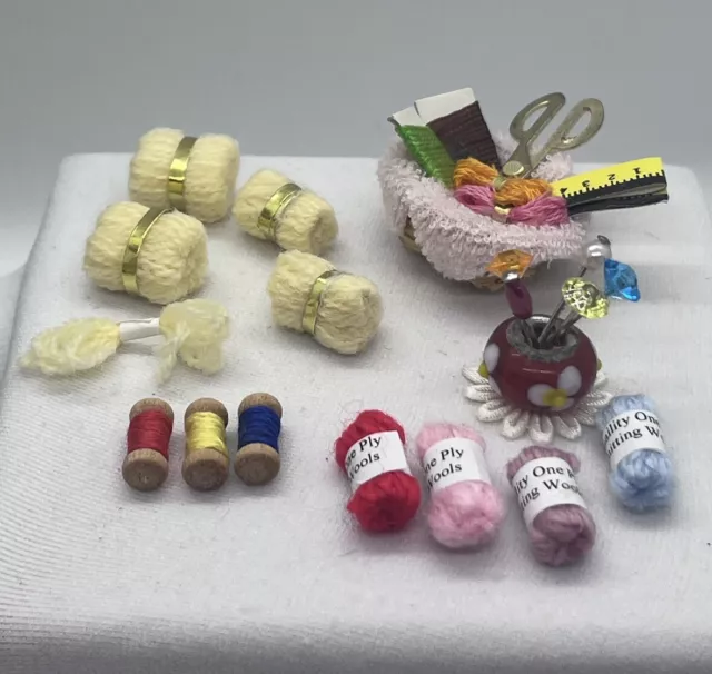 DOLLS HOUSE Sewing Knitting Accessories Haberdashery 1/12th Scale (f)