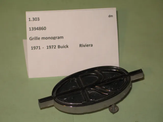 1971-1972 Buick Riviera front grille emblem 1394860