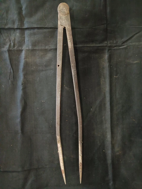 Enclume Bigorne En Fer Forgé Et Gravé XVIIe Siècle