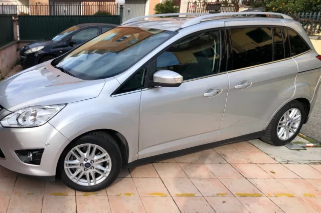 Ford Grand C-max Titanium 7 posti 1.6 TDCI 115CV 5 PORTE Ford Grand C-max Titanium 7 posti 1.6 TDCI 115CV 5 PORTE