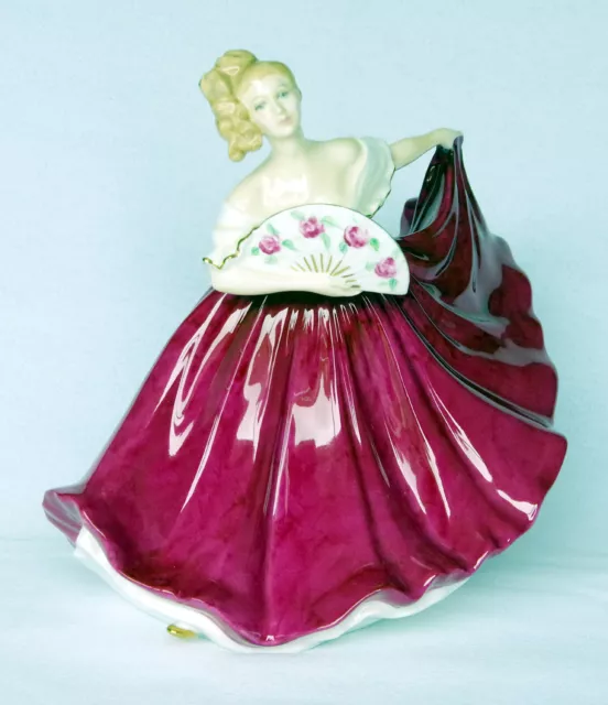 Royal Doulton Figurine 'Elaine', 19cm tall, original unmarked condition