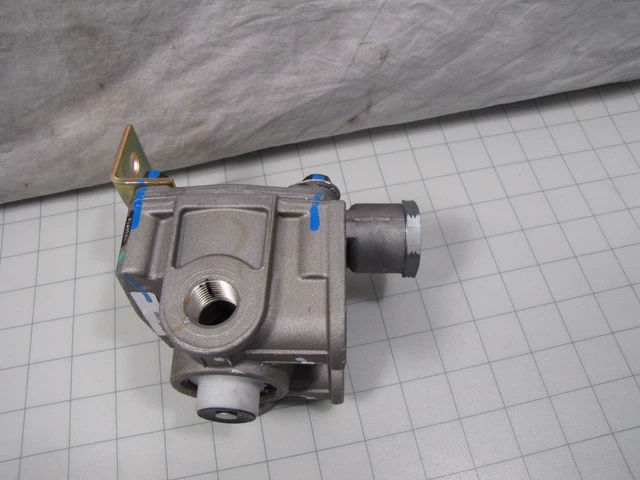 13　CITIZEN Bendix # T-294859-e Genuine Relay Valve Horizontal Delivery