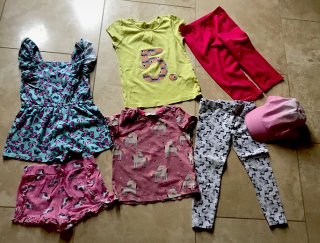 Pacchetto vestiti ragazze età 4-5 anni Play Suit leggings T-shirt pantaloncini berretto