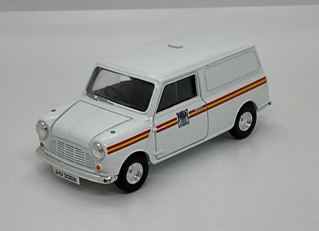 Morris Minor Van – Metropolitan Police Dog Section – VANGUARDS 1/43 VA11014