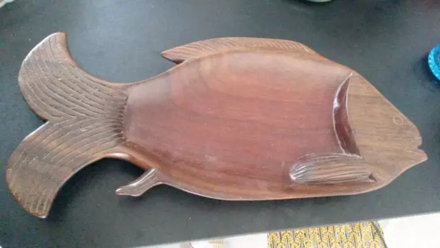 Hermoso Plato Grande Pescado de Madera Ebene Macizo Logboat