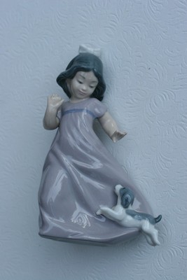 Lladro Nao Figurine #1028 "Girl With Puppy" Porcelain Daisa Spain Glossy