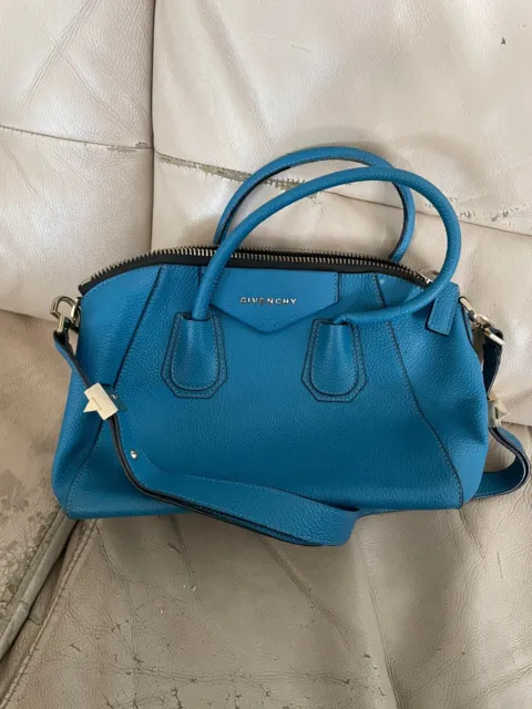 authentic Givenchy Antigona Bag Medium Blue pebbled leather EF1112