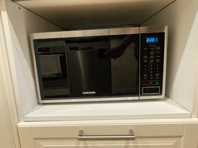 Samsung MS32J5133BT 1000W Countertop Microwave Oven