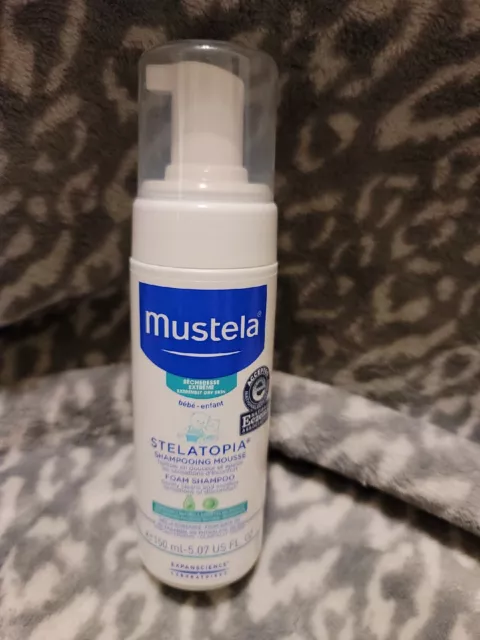 Mustela Foam Shampoo for Newborns, 5.07 fl oz (150 ml)