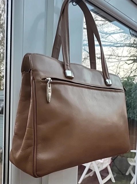 Nicoli bags top