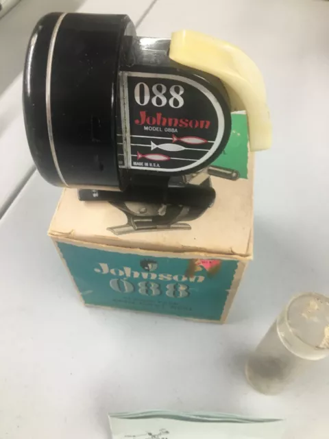 VINTAGE JOHNSON 088A fishing reel with box and instructions, and hooks  $25.00 - PicClick
