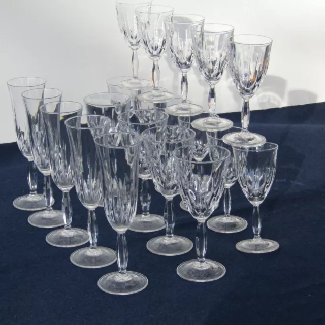 Servizio 20 bicchieri in cristallo modello " Baccarat " Epoca metà XX secolo