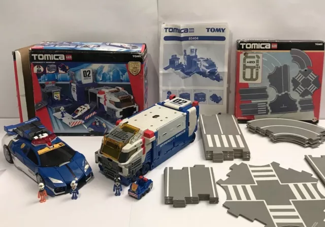 Tomica Hypercity Rescue Mobile Police Station & Police Car Plus Road Set Tomy