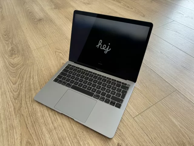 Apple MacBook Air 13 Zoll (128GB SSD, Intel Core i5 8. Gen, 3,60GHz, 8GB) Laptop