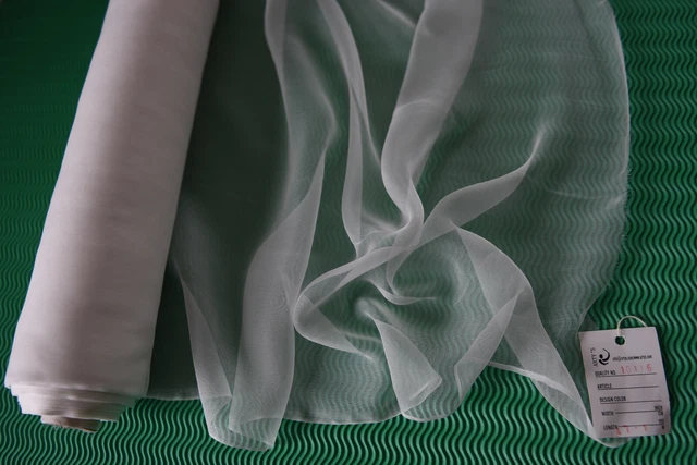 1 m gasa 3,5 seda 100%, blanco natural, por metro, ancho aprox. 90 cm 14g/lm 1 m gasa 3,5 seda 100%, blanco natural, por metro, ancho aprox. 90 cm 14g/lm