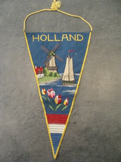 VINTAGE - Fanion - HOLLAND - PAYS-BAS - En tissu - Brodé - 24,5 cm - 2 photos