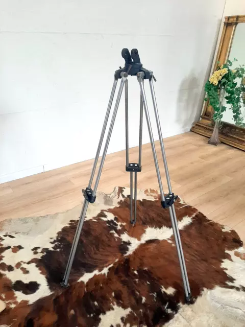 Altes Stativ Eisen, Teleskop, Dreibein